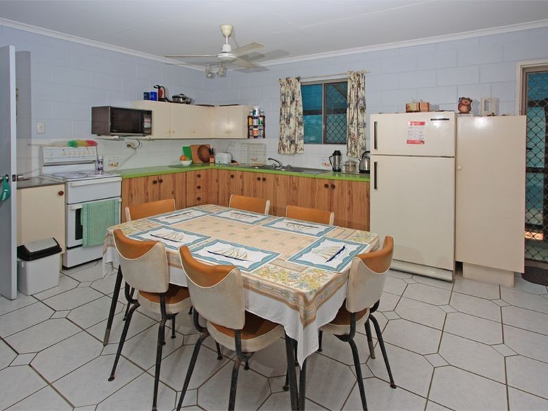 8 Lennig Place, Alligator Creek QLD 4816