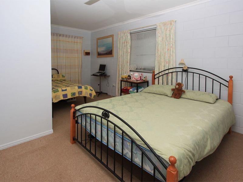 8 Lennig Place, Alligator Creek QLD 4816