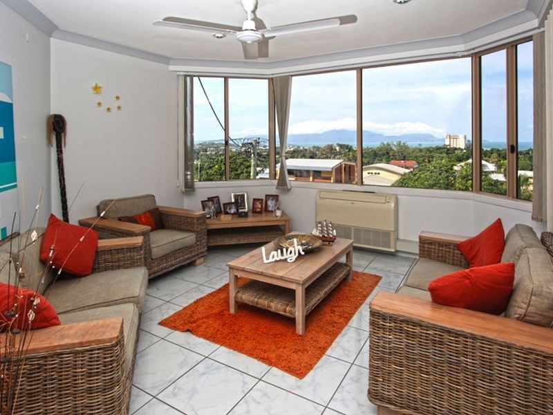 2/320 Stanley Street, North Ward QLD 4810