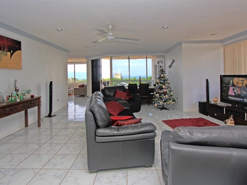 2/320 Stanley Street, North Ward QLD 4810