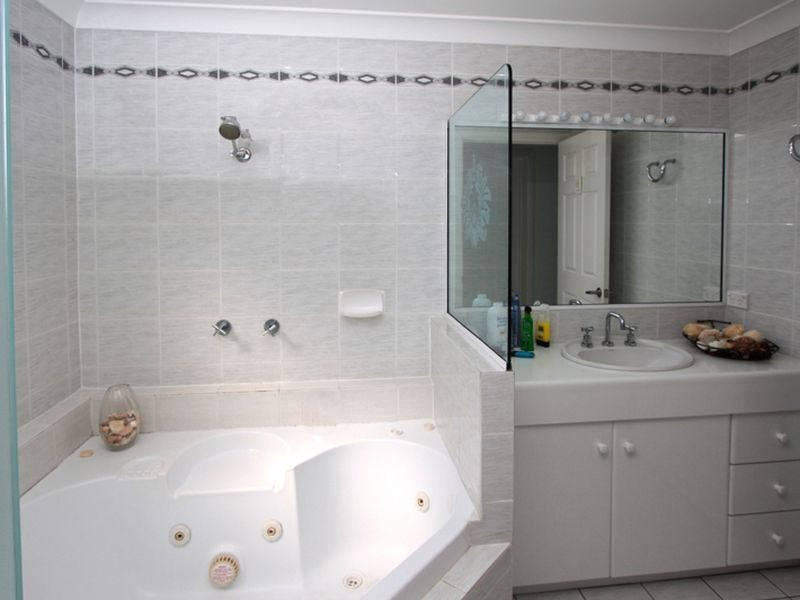 2/320 Stanley Street, North Ward QLD 4810