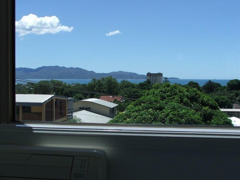 2/320 Stanley Street, North Ward QLD 4810