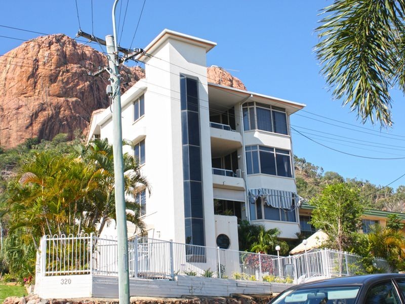 2/320 Stanley Street, North Ward QLD 4810