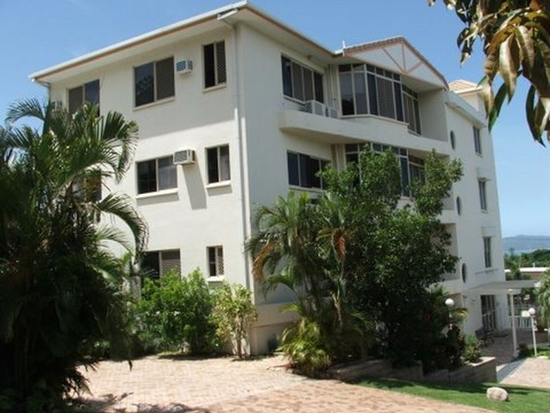 2/320 Stanley Street, North Ward QLD 4810