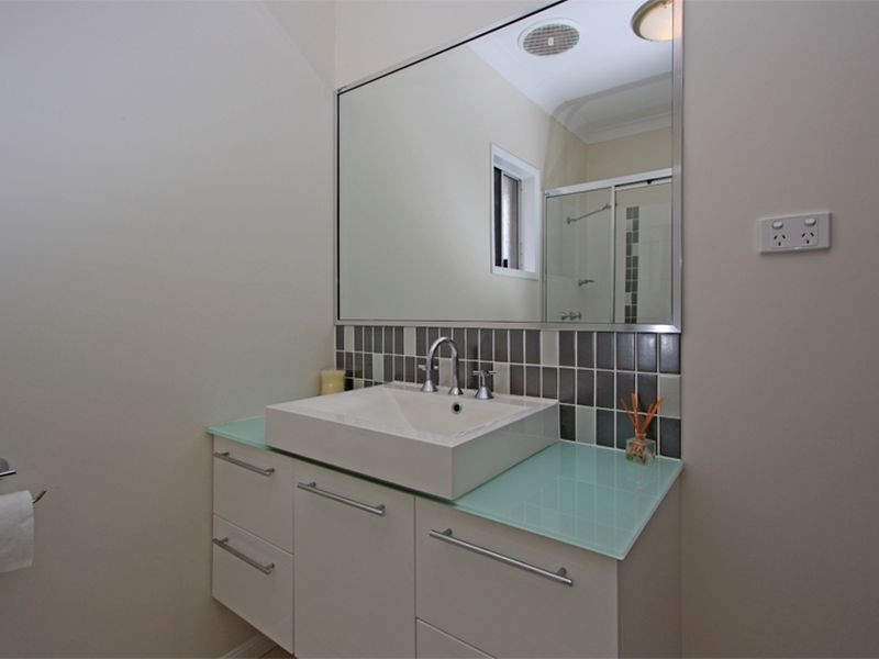 6 Oakmont Close, Kirwan QLD 4817