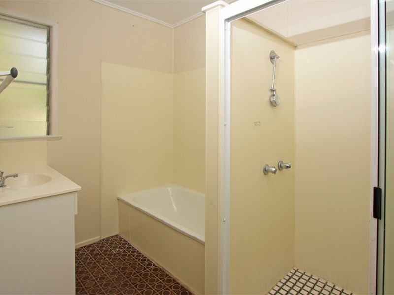 12 Frangipani Street, Cranbrook QLD 4814