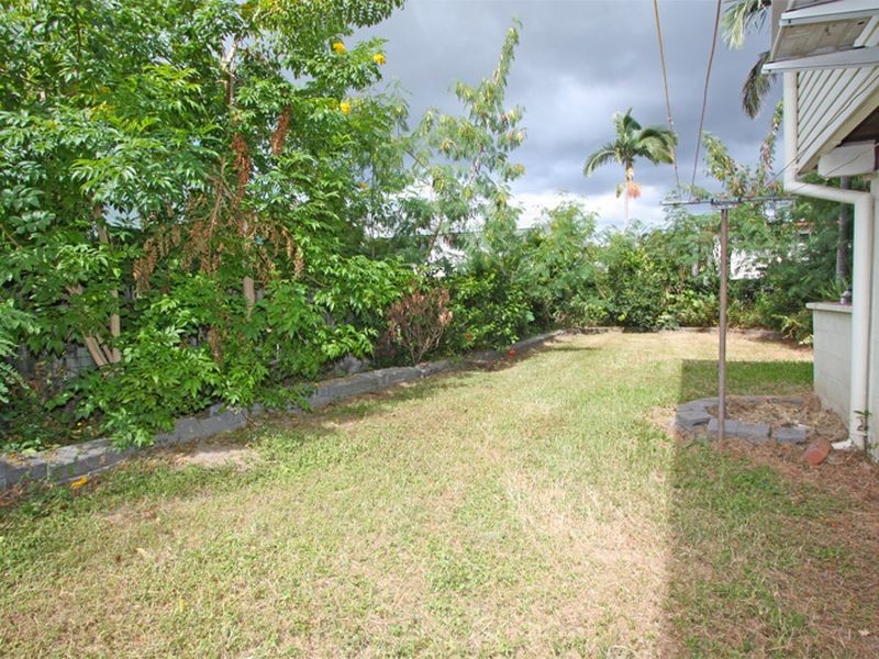 12 Frangipani Street, Cranbrook QLD 4814