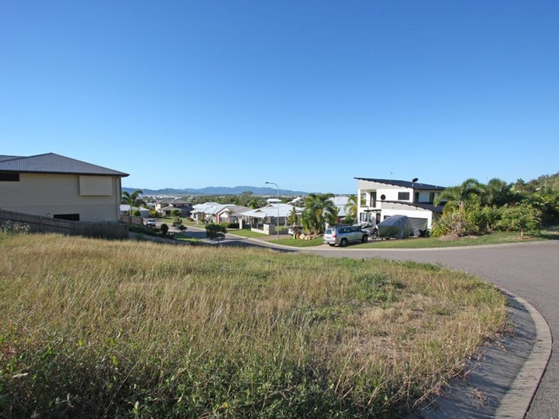 23 Kosciusko Way, Mount Louisa QLD 4814