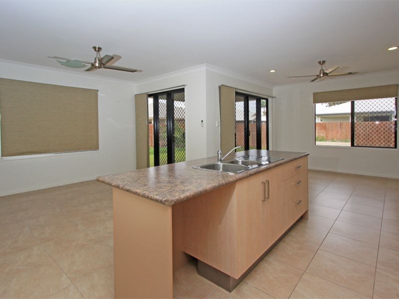 39 Sanderling Circuit, Kelso QLD 4815