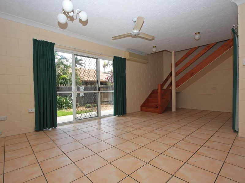 2/10 Sooning Street, Hermit Park QLD 4812