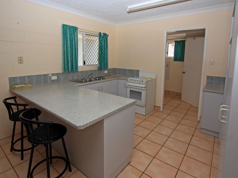 2/10 Sooning Street, Hermit Park QLD 4812