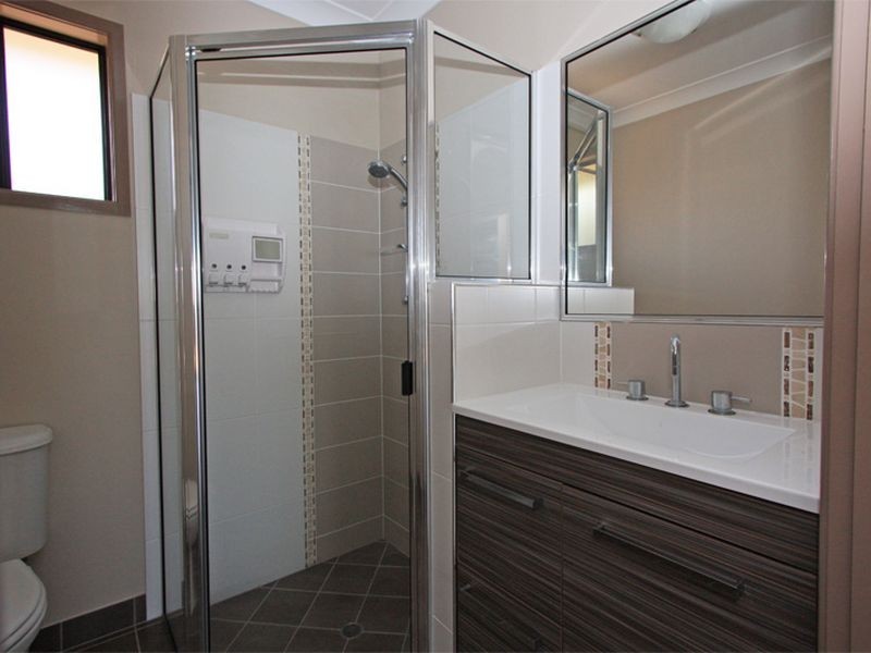 18 Rattray Street, Bushland Beach QLD 4818