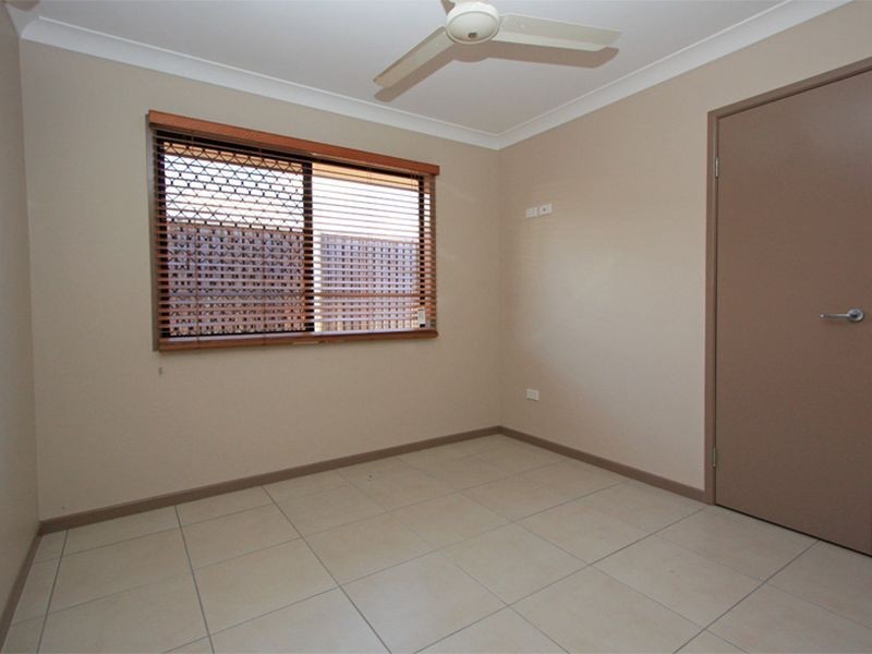 18 Rattray Street, Bushland Beach QLD 4818