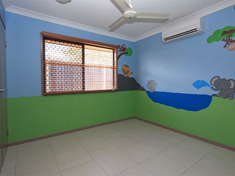 18 Rattray Street, Bushland Beach QLD 4818