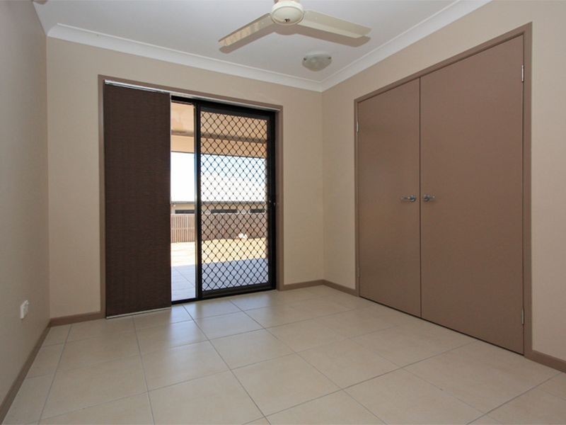 18 Rattray Street, Bushland Beach QLD 4818