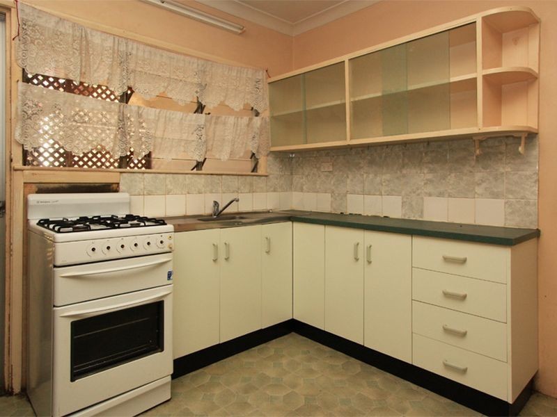 15 Carr Street, Hermit Park QLD 4812