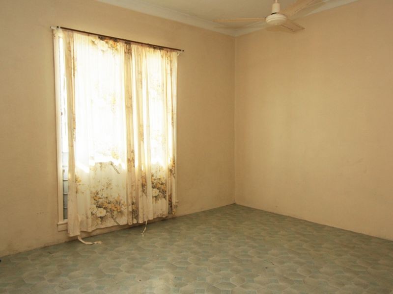 15 Carr Street, Hermit Park QLD 4812