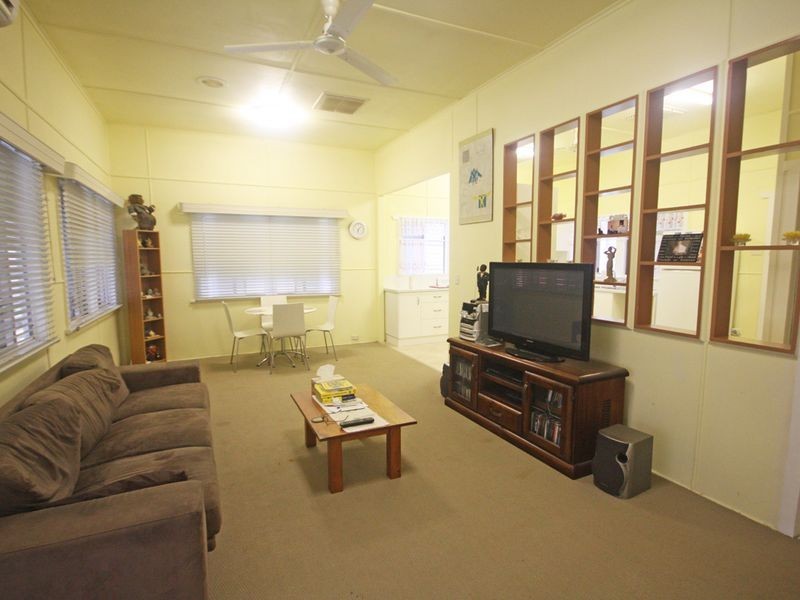 24 McAlister Street, Oonoonba QLD 4811