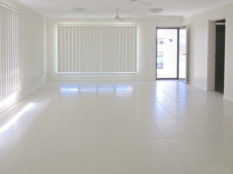 Bushland Beach QLD 4818