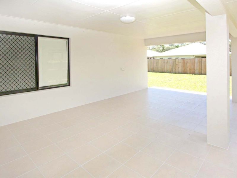 Bushland Beach QLD 4818