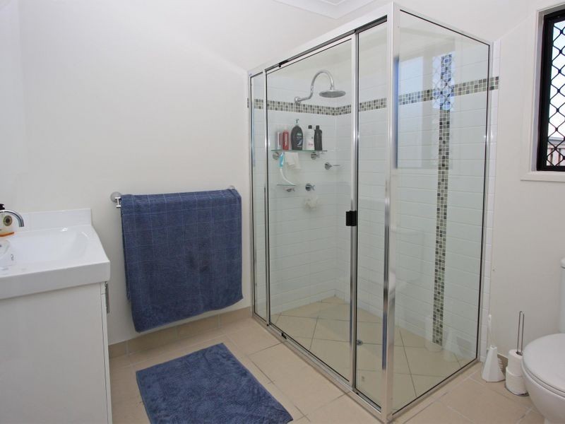 Bushland Beach QLD 4818