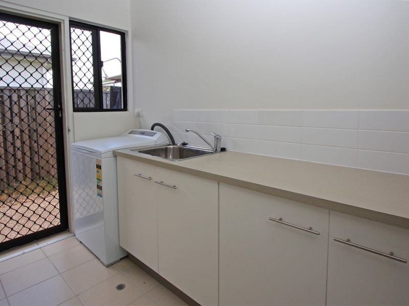 Bushland Beach QLD 4818