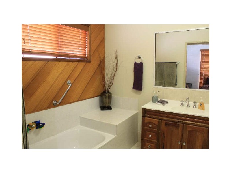 7 Elite Court, Rasmussen QLD 4815