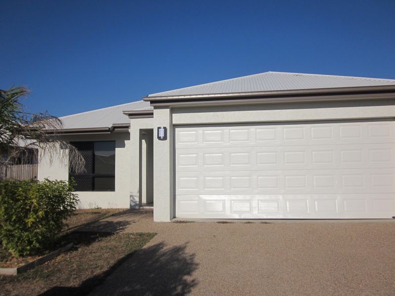 Bushland Beach QLD 4818