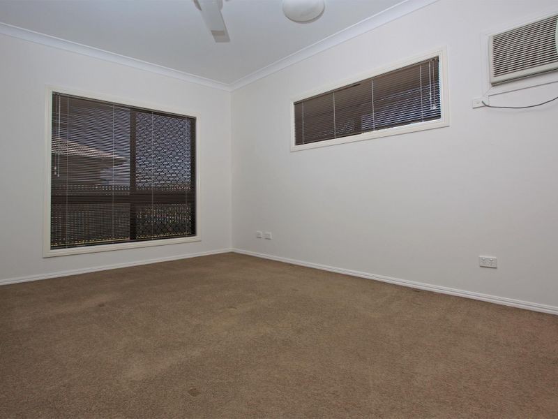 Bushland Beach QLD 4818