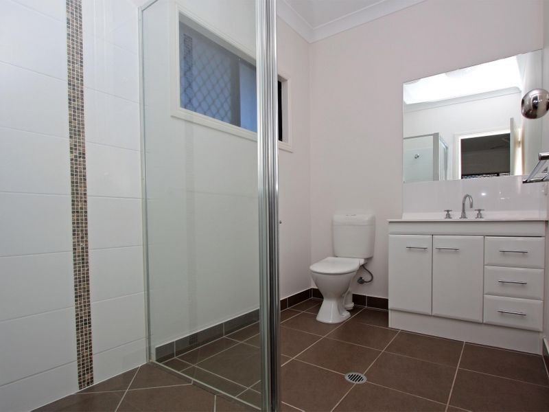 Bushland Beach QLD 4818