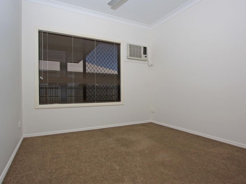 Bushland Beach QLD 4818