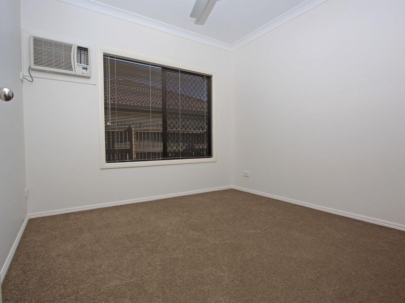 Bushland Beach QLD 4818