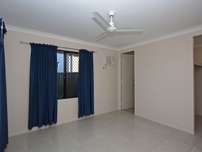 Bushland Beach QLD 4818