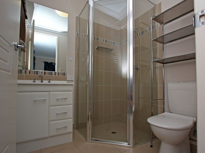 Bushland Beach QLD 4818