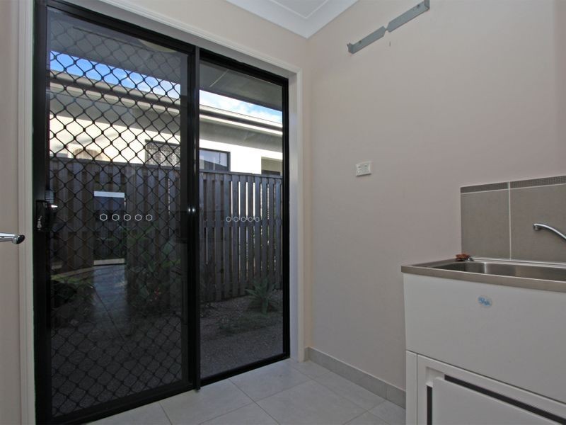 Bushland Beach QLD 4818