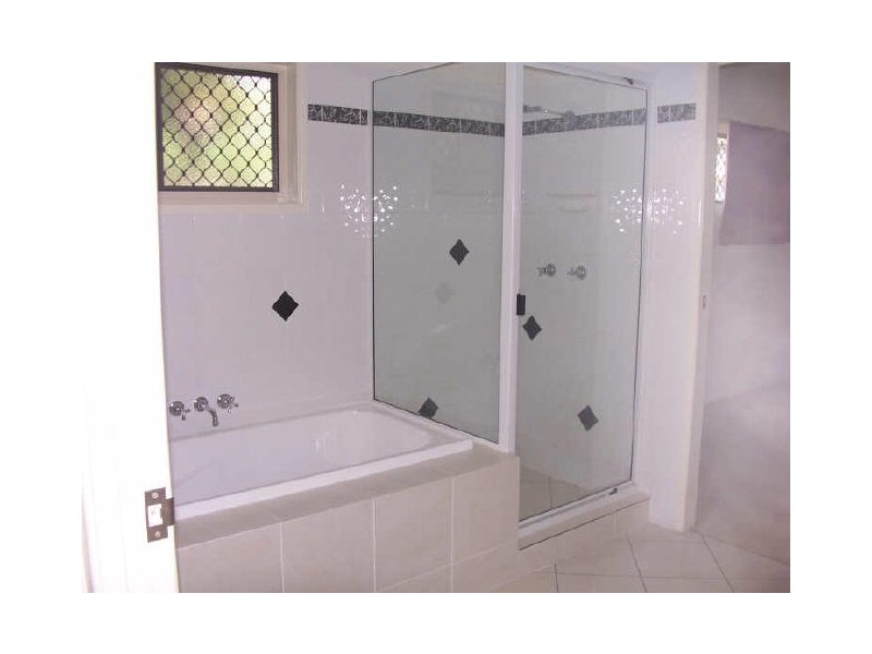 21 Bultarra Cres, Kirwan QLD 4817