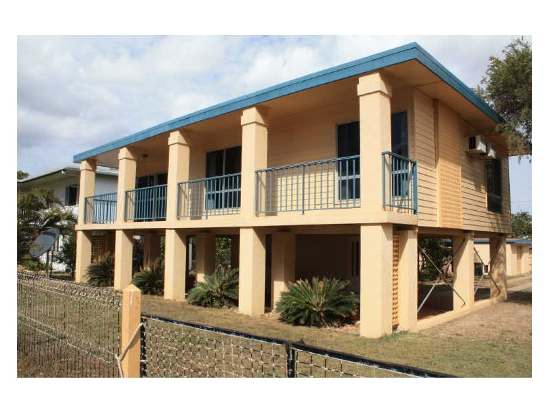 22 Reef Street, Saunders Beach QLD 4818