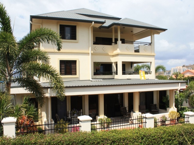 2/19 Willmett Street, Townsville QLD 4810