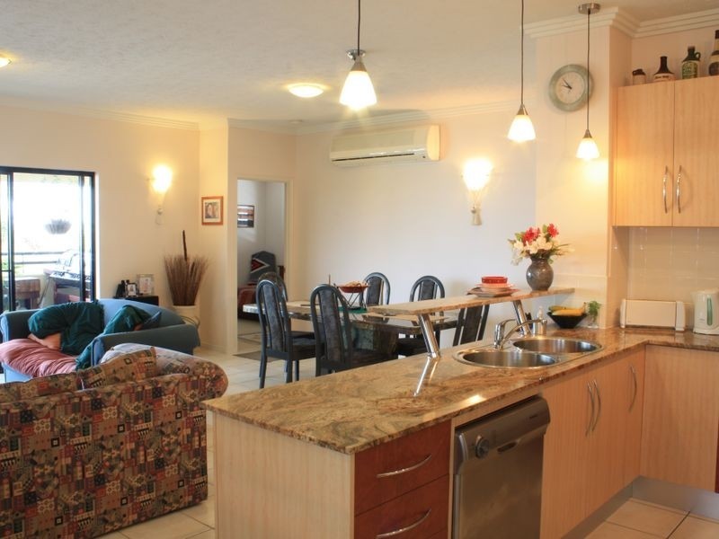 2/19 Willmett Street, Townsville QLD 4810