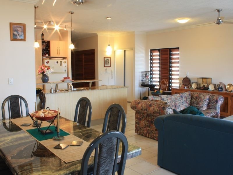 2/19 Willmett Street, Townsville QLD 4810