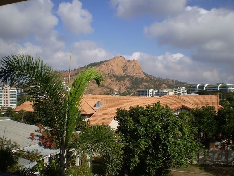 2/19 Willmett Street, Townsville QLD 4810