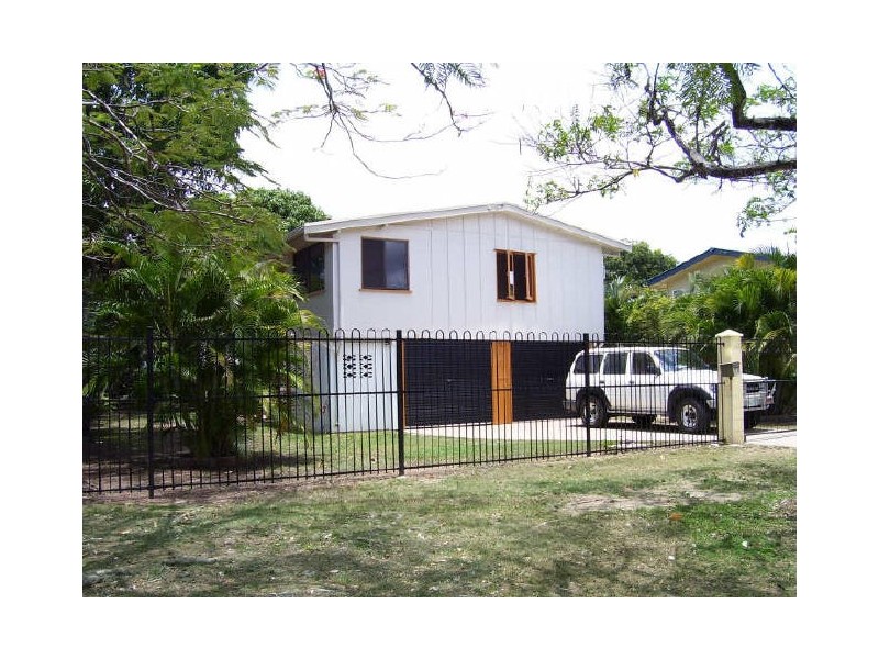 10 Weela Street, Cranbrook QLD 4814