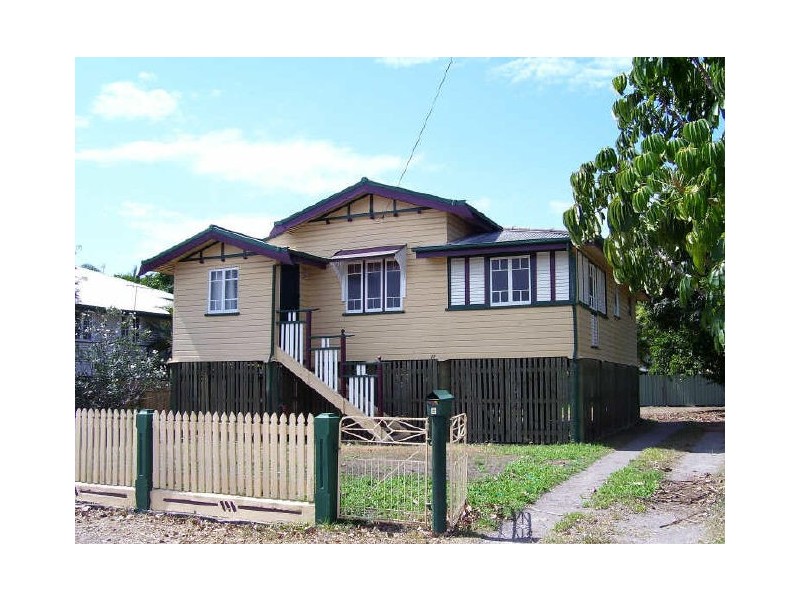 27 Bayswater Terrace, Hyde Park QLD 4812