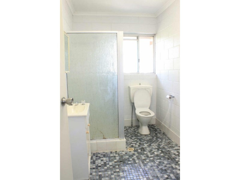 2/95 Hugh Street, West End QLD 4810