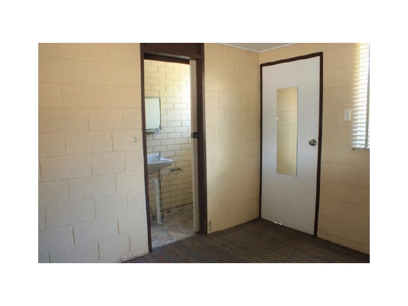 2/95 Hugh Street, West End QLD 4810