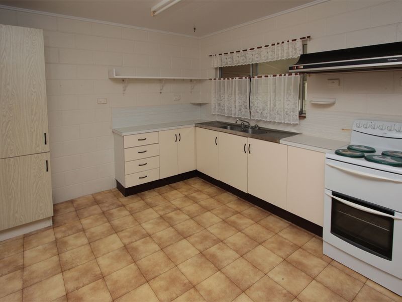 36 Shirleen Cresesnt, Condon QLD 4815