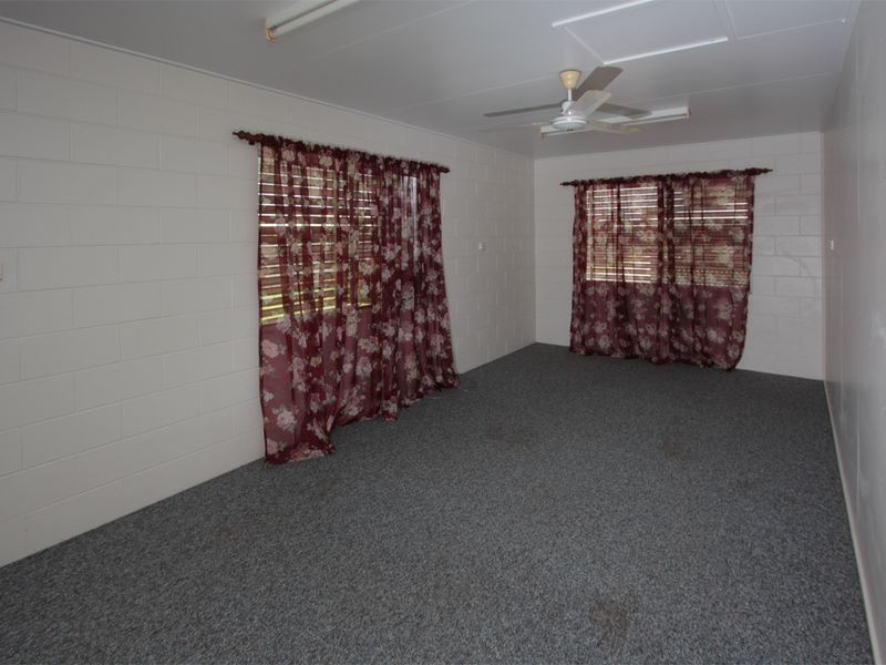 36 Shirleen Cresesnt, Condon QLD 4815