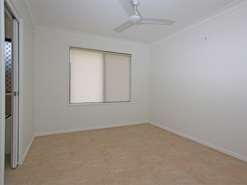 39 Sanderling Circuit, Kelso QLD 4815