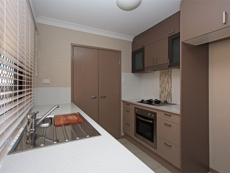 18 Rattray Street, Bushland Beach QLD 4818