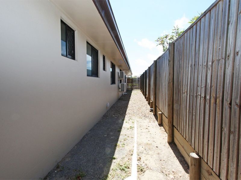 18 Rattray Street, Bushland Beach QLD 4818